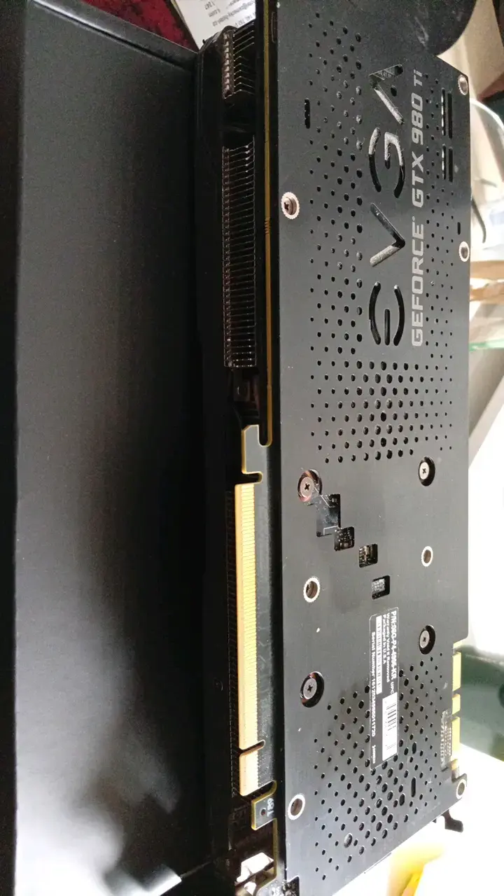 Tarjeta gráfica EVGA GeForce GTX 980 Ti 6 GB - 5