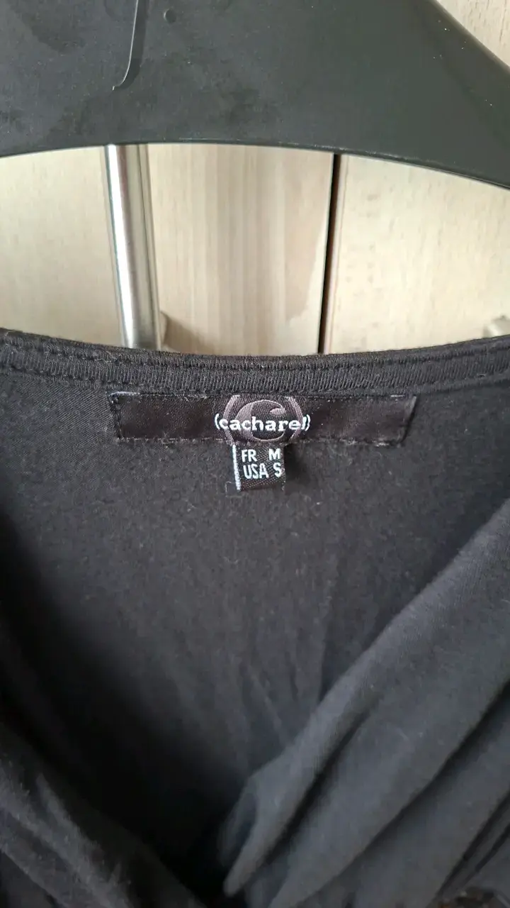 Blusa negra con lentejuelas marca Cacharel - 2