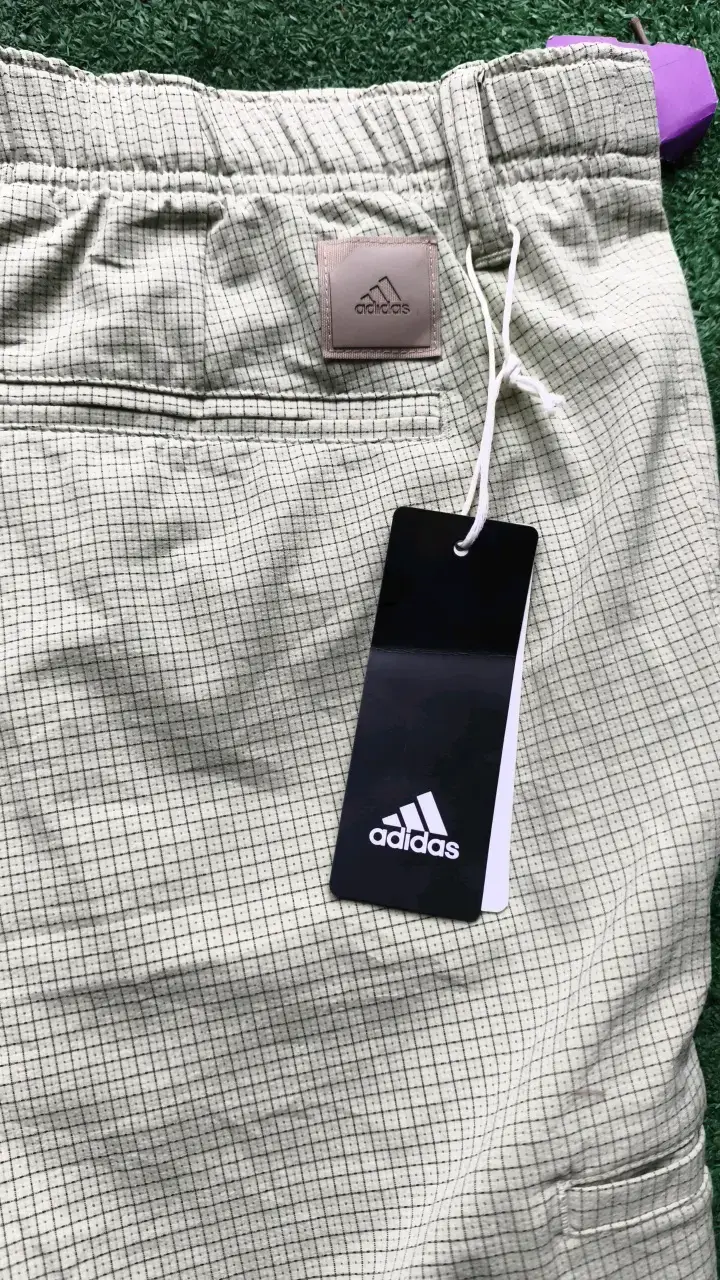 Shorts deportivos verde agua Adidas con cinturón - 3
