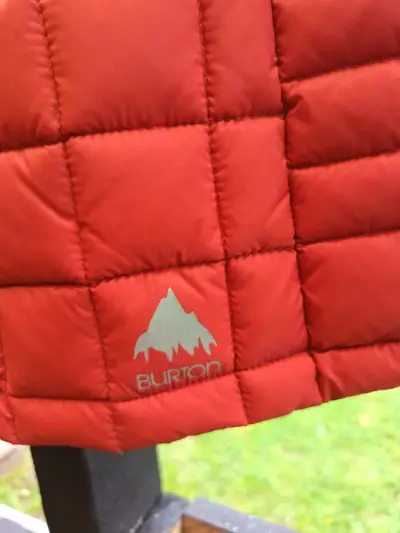 Chaqueta acolchada roja Burton con capucha - miniatura 3