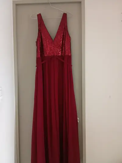 Vestido largo burdeo con lentejuelas Ever Pretty - miniatura 3
