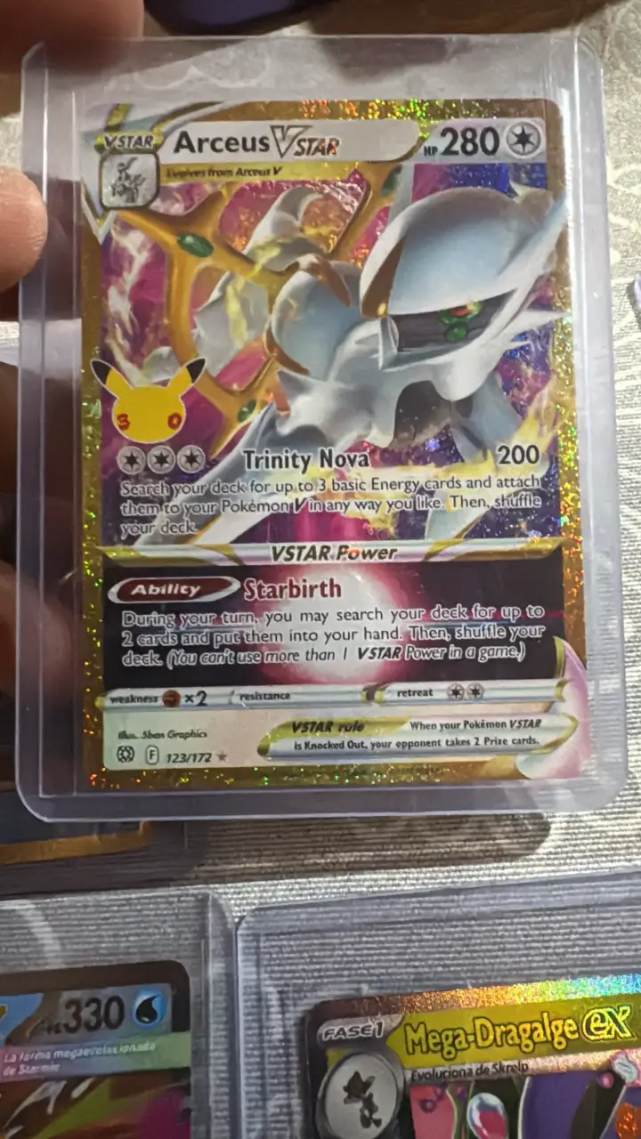 Carta Pokémon Arceus VSTAR holográfica