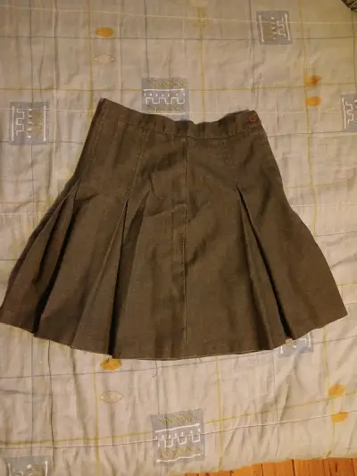 Falda escolar xs gris con pliegues - miniatura 1