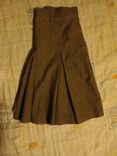 Falda escolar xs gris con pliegues - miniatura 2