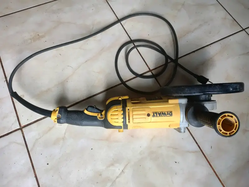 Esmeriladora angular DeWalt DWE4559-B2C 9 pulgadas - 3