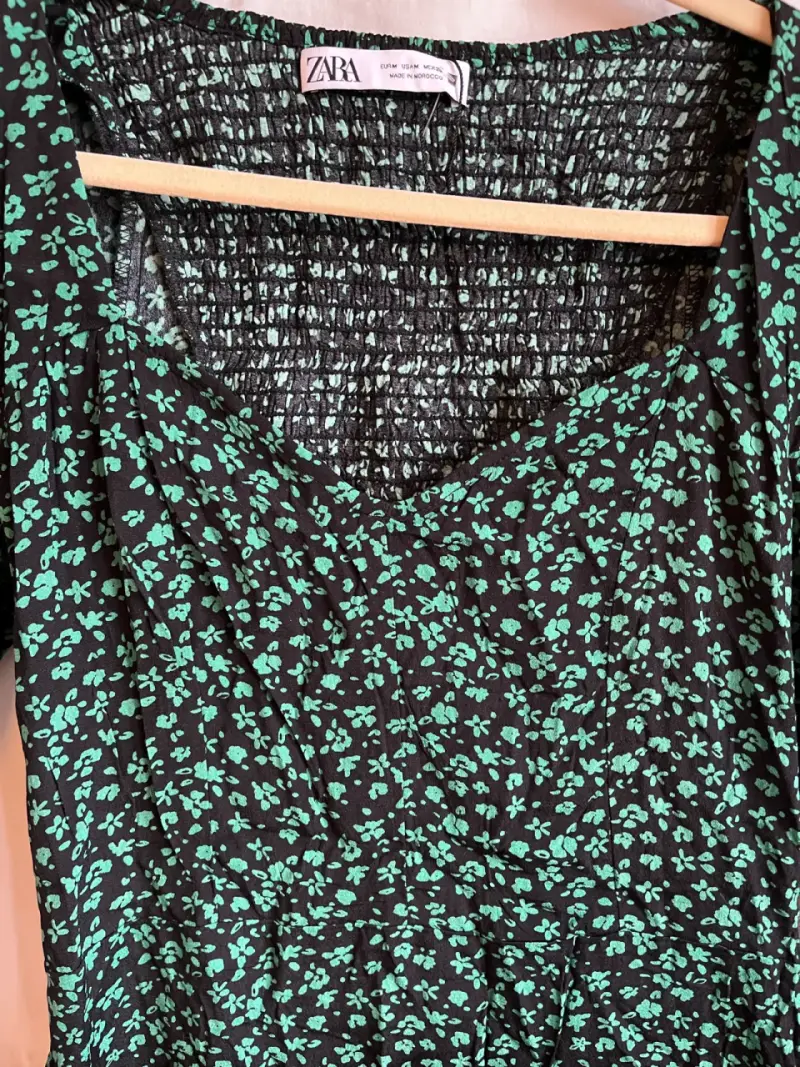 Vestido floral verde de Zara con mangas largas - 2