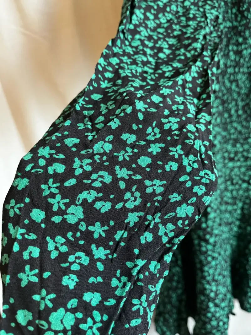 Vestido floral verde de Zara con mangas largas - 5
