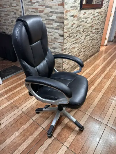 Escritorio gamer LED RGB + Silla de escritorio. - miniatura 4
