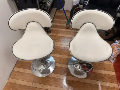 Sillas de Bar Altas Blancas (2 por $60.000) - miniatura 1