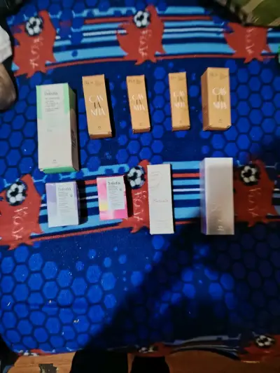 Perfumes Avon y Natura en caja - miniatura 3