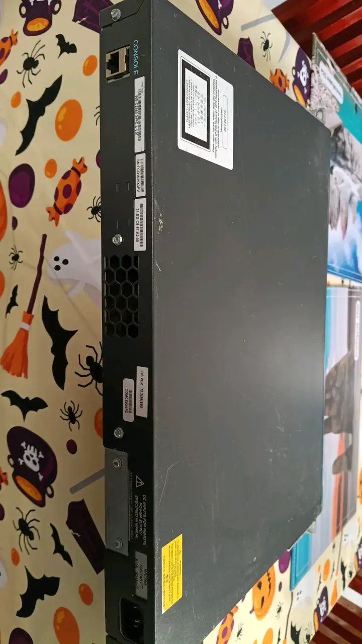 Switch Cisco Catalyst 2960G 24 Puertos - 2