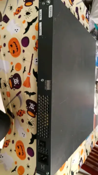Servidor Cisco 2800 en buen estado - miniatura 2