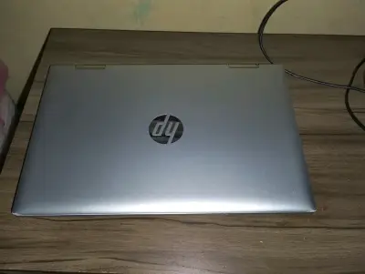 Laptop HP Pavilion x360 con pantalla táctil - miniatura 4