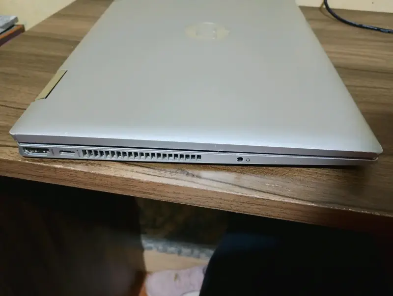 Laptop HP Pavilion x360 con pantalla táctil - 5