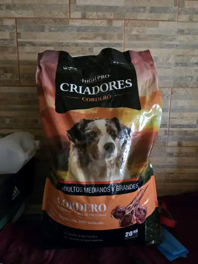 Alimento para Perros Criadores Cordero 16kg - miniatura 1