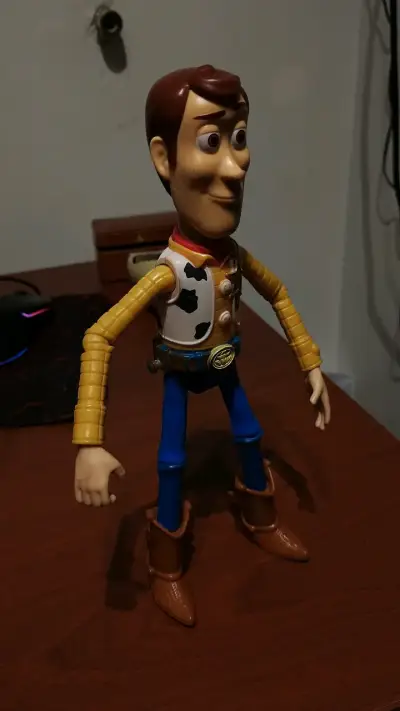 Figura de acción Woody de Toy Story - miniatura 2