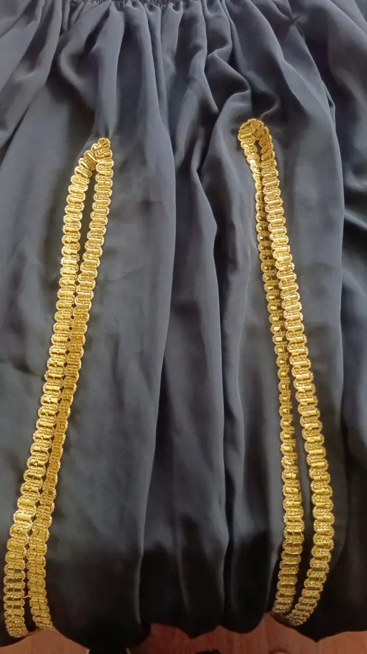 Disfraz de diosa griega para mujer en negro y dorado - 3