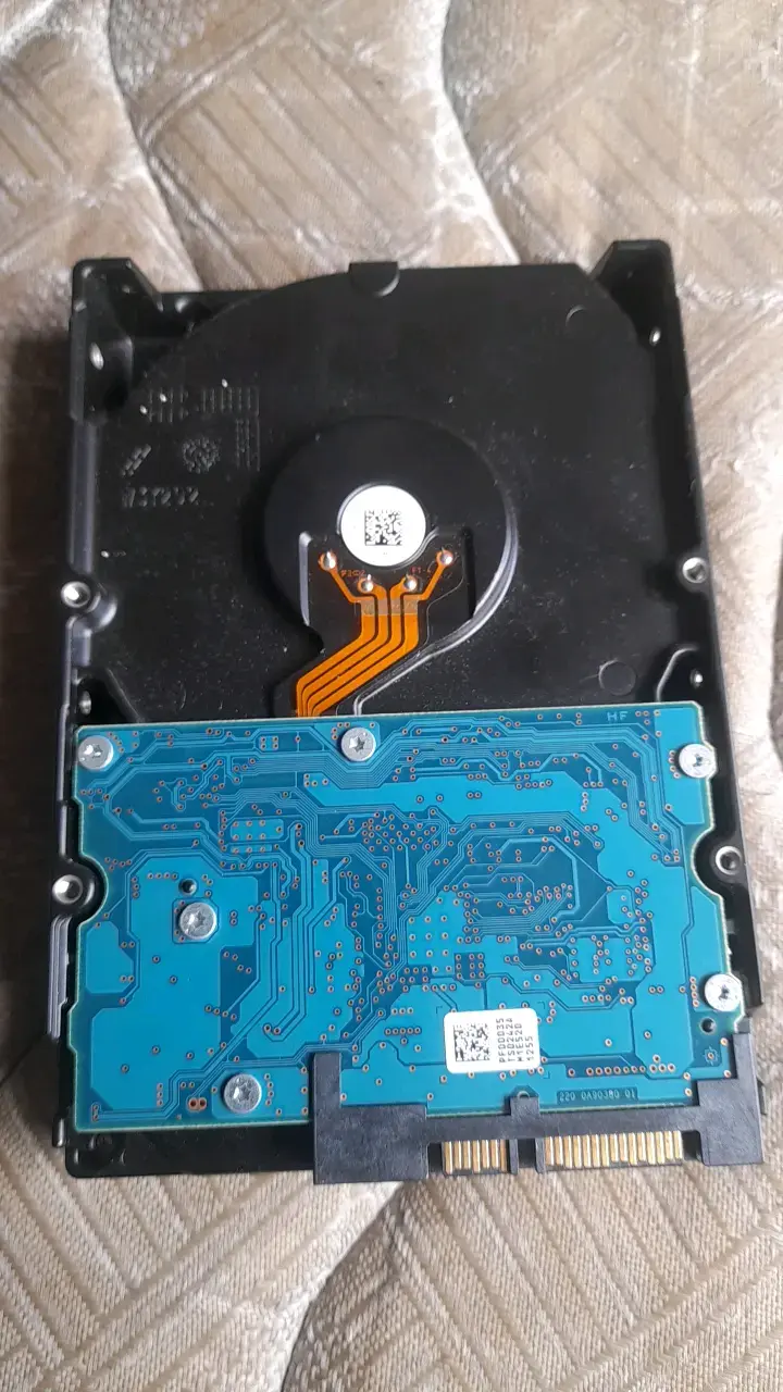 Disco duro Toshiba 2TB SATA - 2