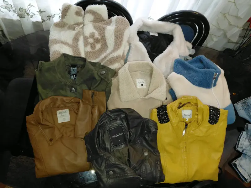 Lote de chaquetas de mujer variadas en buen estado