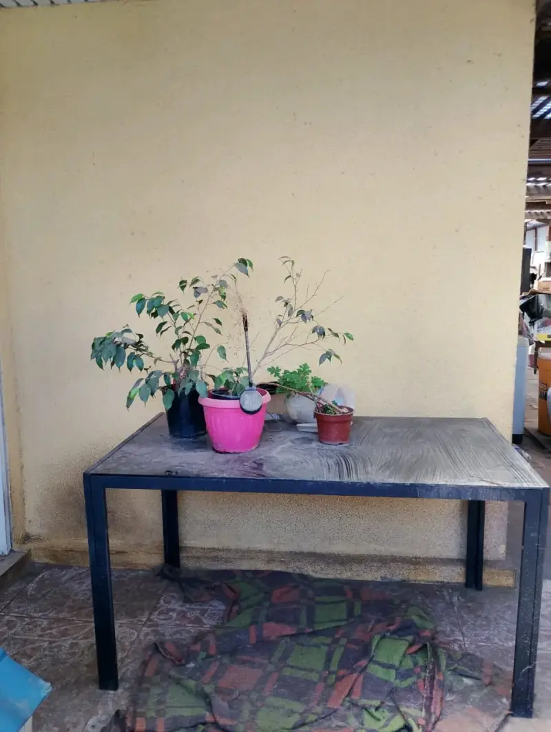 Mesa de comedor de vidrio metálica rectangular