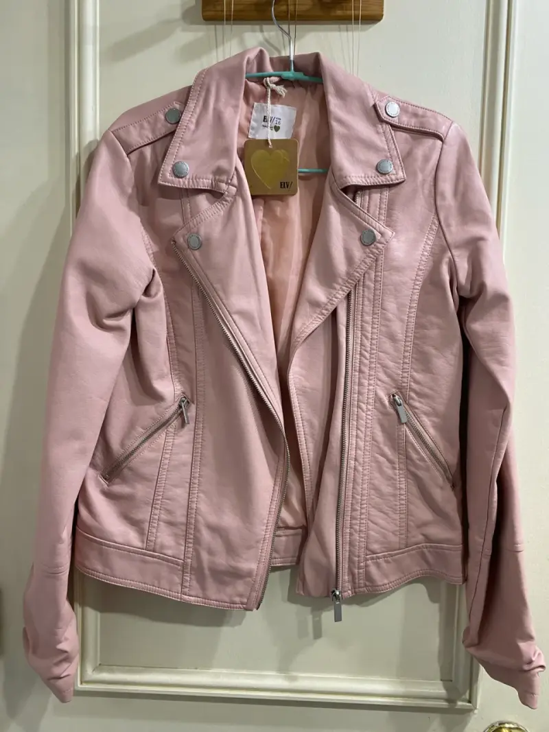 Chaqueta rosada de cuero sintético - 1