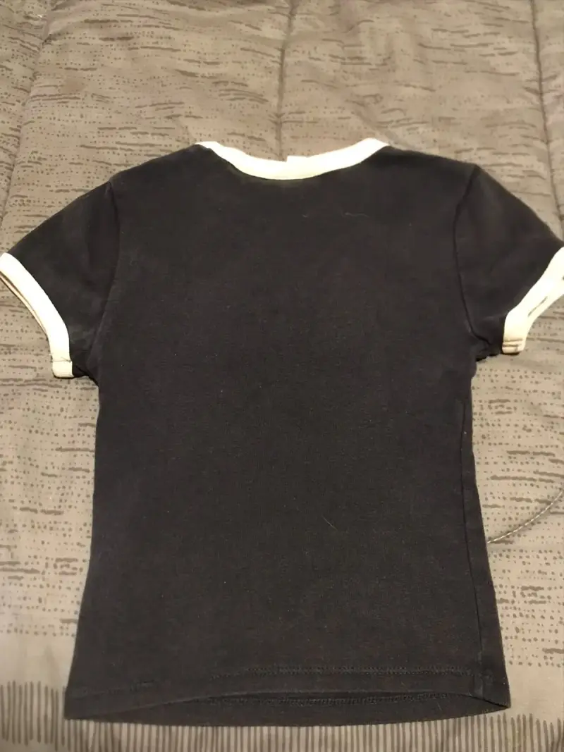 Polera Negra H&M con Estampado - 2