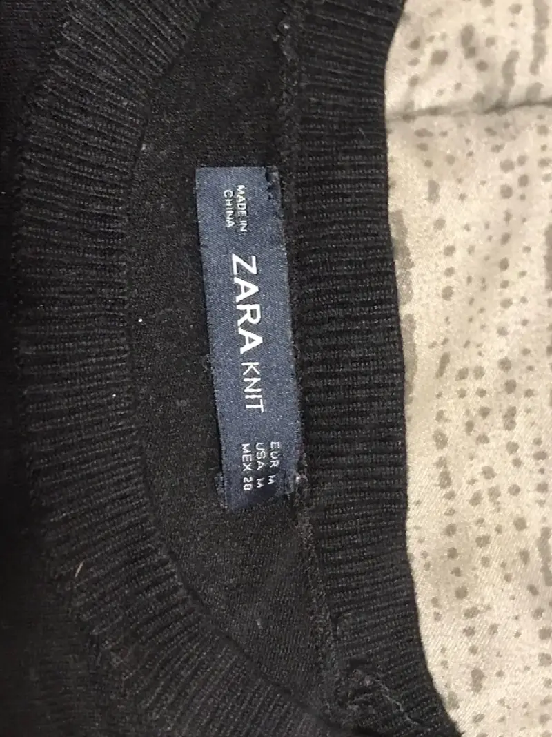 Suéter negro con botones dorados Zara Knit - 3