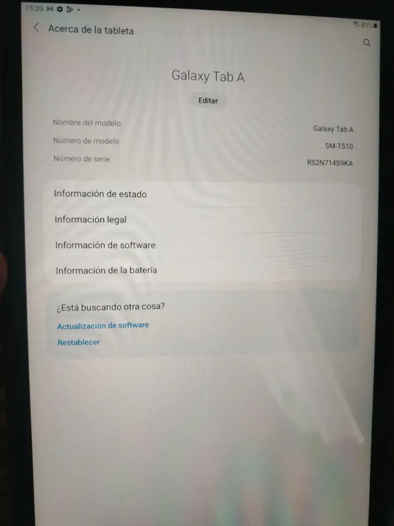 Tablet Samsung Galaxy Tab A SM-T510 con funda azul - 3