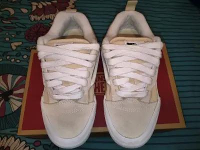 Zapatillas Vans Knu Skool Color Crema - miniatura 1