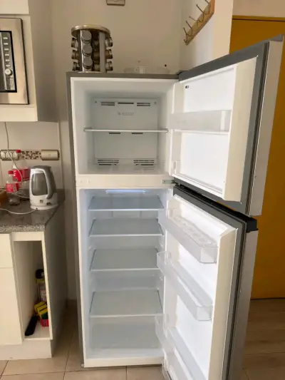 Refrigerador Maigas 250L en buen estado - miniatura 1