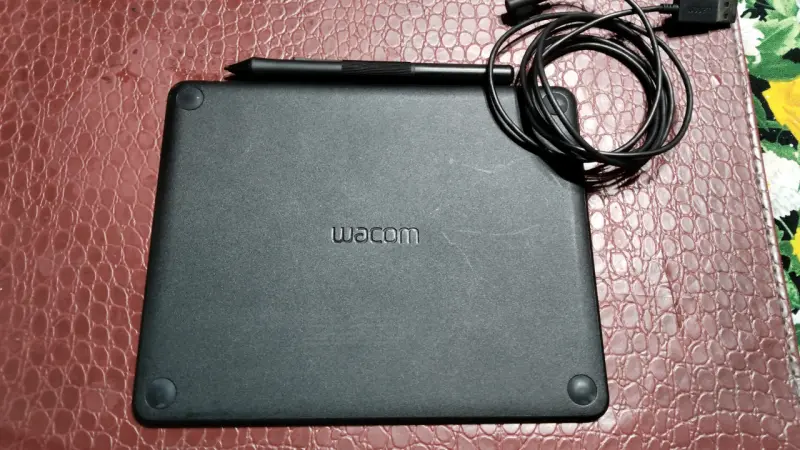 Tableta gráfica Wacom con lápiz y cable - 2