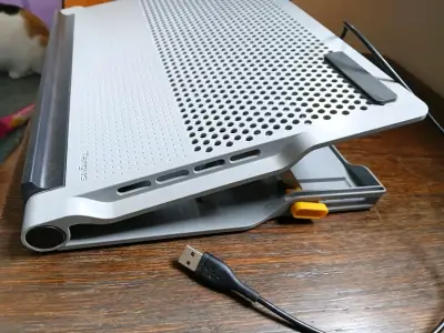 Base Enfriadora Targus Chill Mat+ con Hub USB - miniatura 3