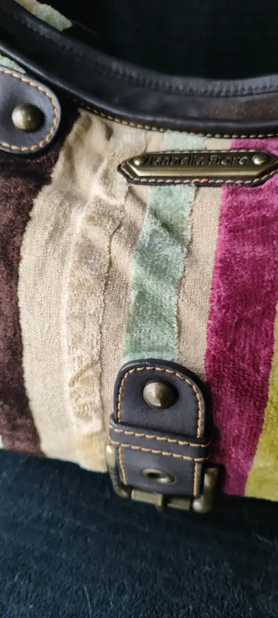 Cartera Hobo Isabella Fiore terciopelo y cuero. - miniatura 2