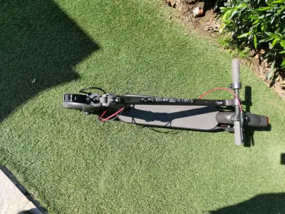 Scooter eléctrico Xiaomi 4lite en buen estado - miniatura 3
