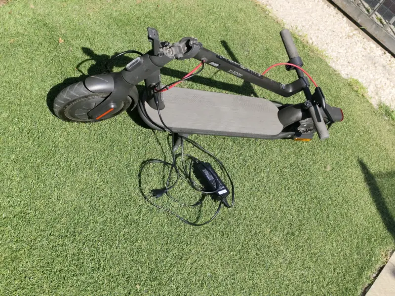 Scooter eléctrico Xiaomi 4lite en buen estado - 4