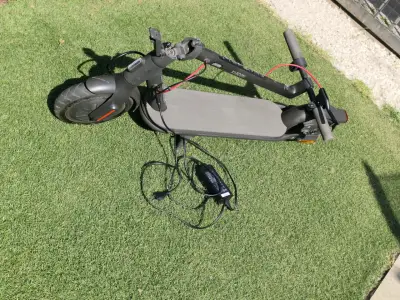 Scooter eléctrico Xiaomi 4lite en buen estado - miniatura 4