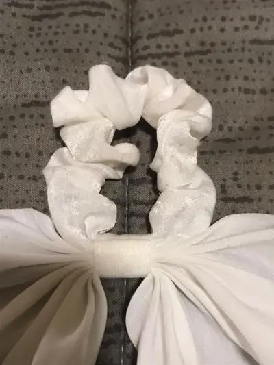 Coletero con lazo blanco elegante - miniatura 2