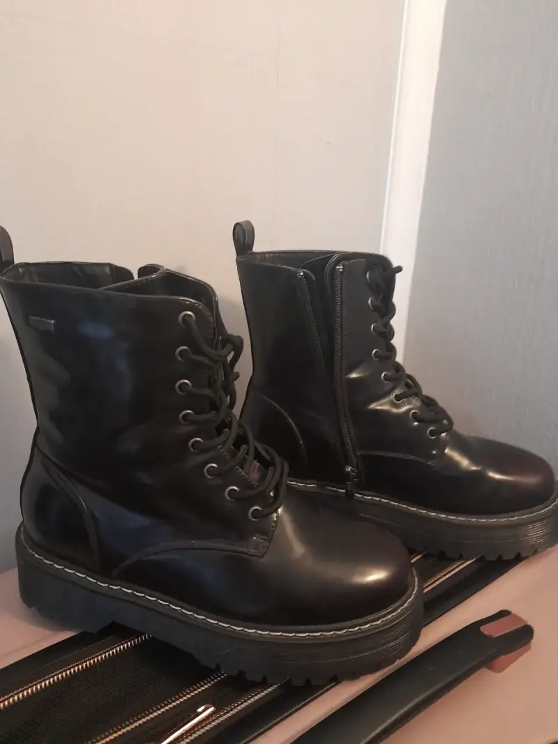 Botas negras de cuero Azaleia con plataforma - 1