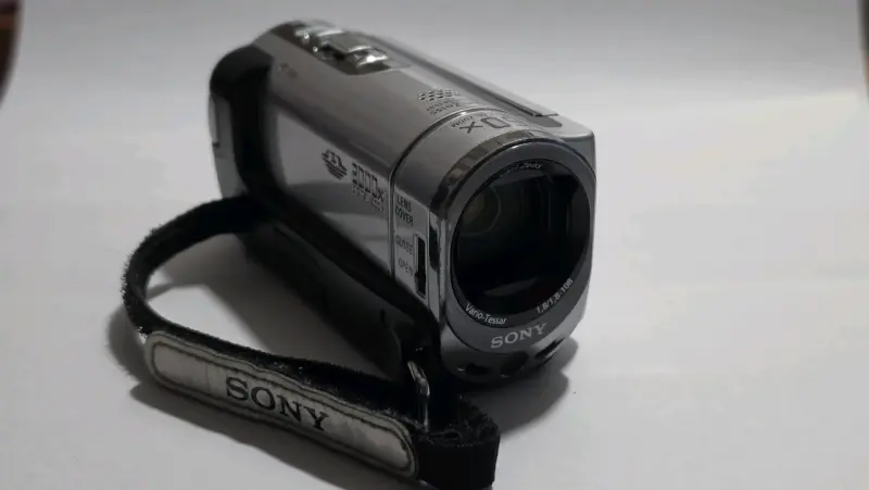 Videocámara Sony con Zoom Óptico 60x - 6