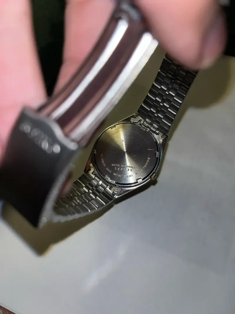 Reloj Seiko Quartz Acero Bicolor - 4