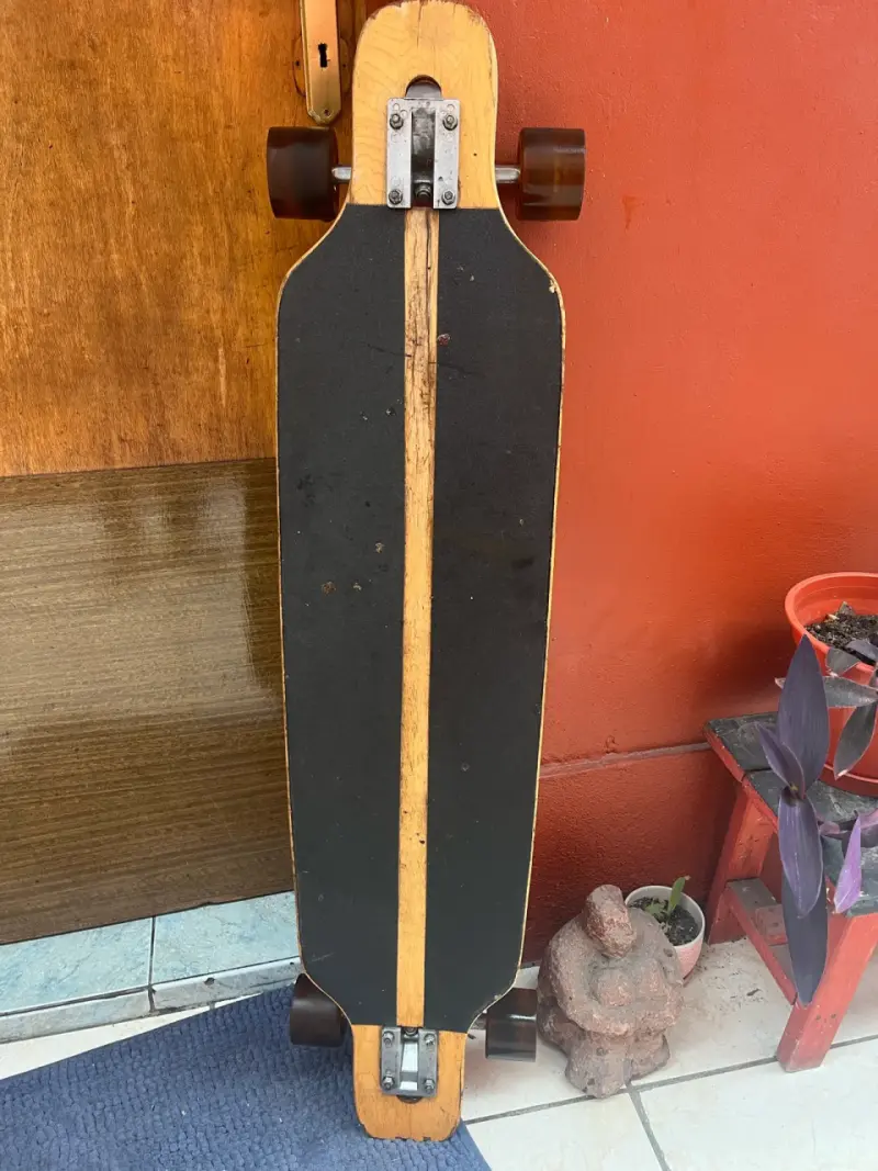 Longboard Darkstar con diseño llamativo - 2