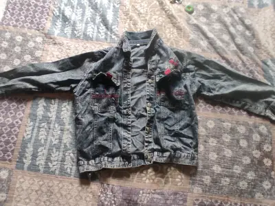 Chaqueta de mezclilla con bordado PUM - miniatura 1
