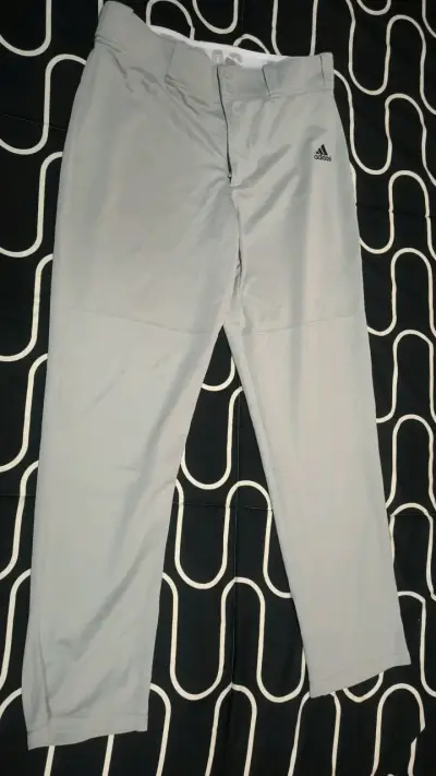 Pantalones deportivos grises Adidas AEROREADY - miniatura 1