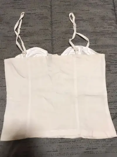 Top corset blanco con tirantes ajustables - miniatura 2