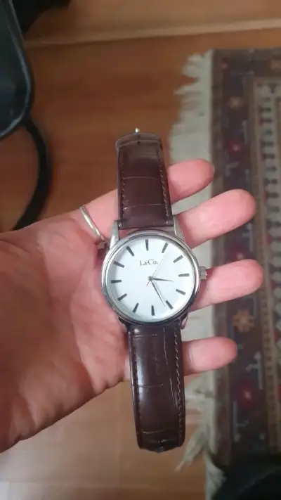 Reloj de pulsera L&Co con correa de cuero - miniatura 1