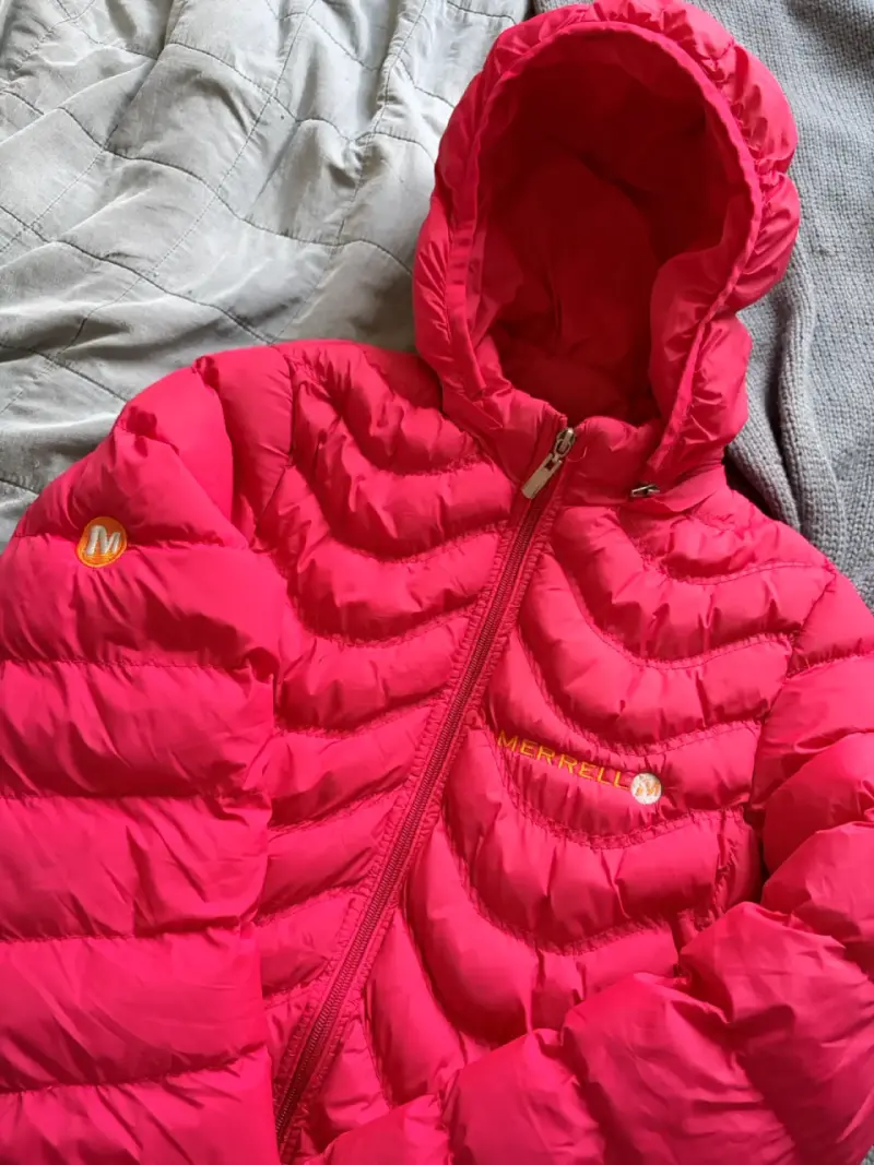 Chaqueta acolchada roja con capucha Merrell - 2