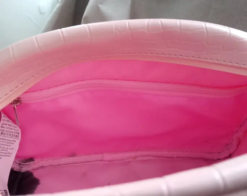 Neceser de viaje rosa y bolso llavero - 6