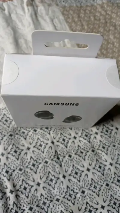 Audífonos Inalámbricos Samsung Galaxy Buds Core - miniatura 2