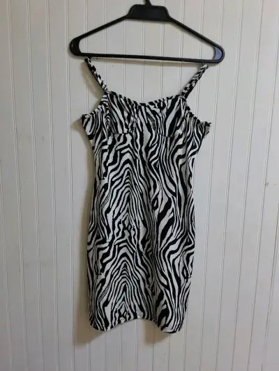 Vestido corto estampado cebra Shein - miniatura 2