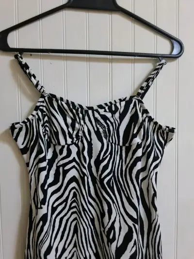 Vestido corto estampado cebra Shein - miniatura 3